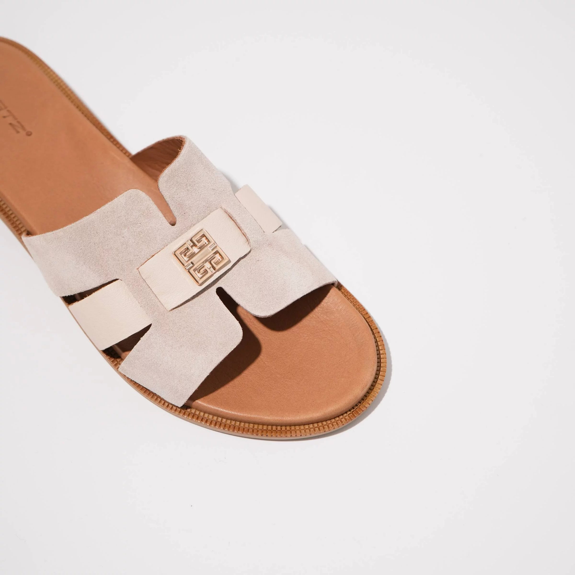 Isabelle beige papucs