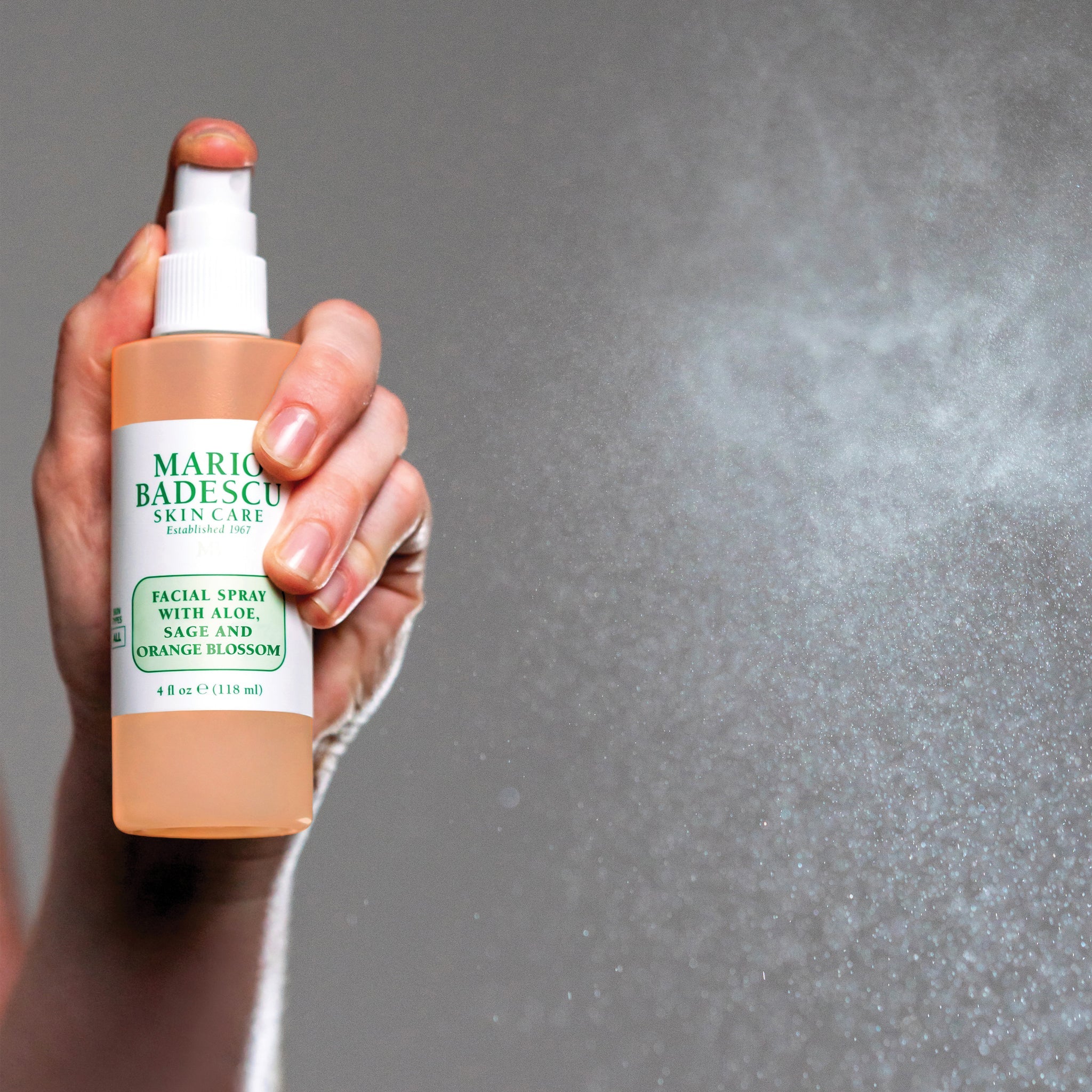Facial arcpermet aloe verával, zsályával és narancsvirággal