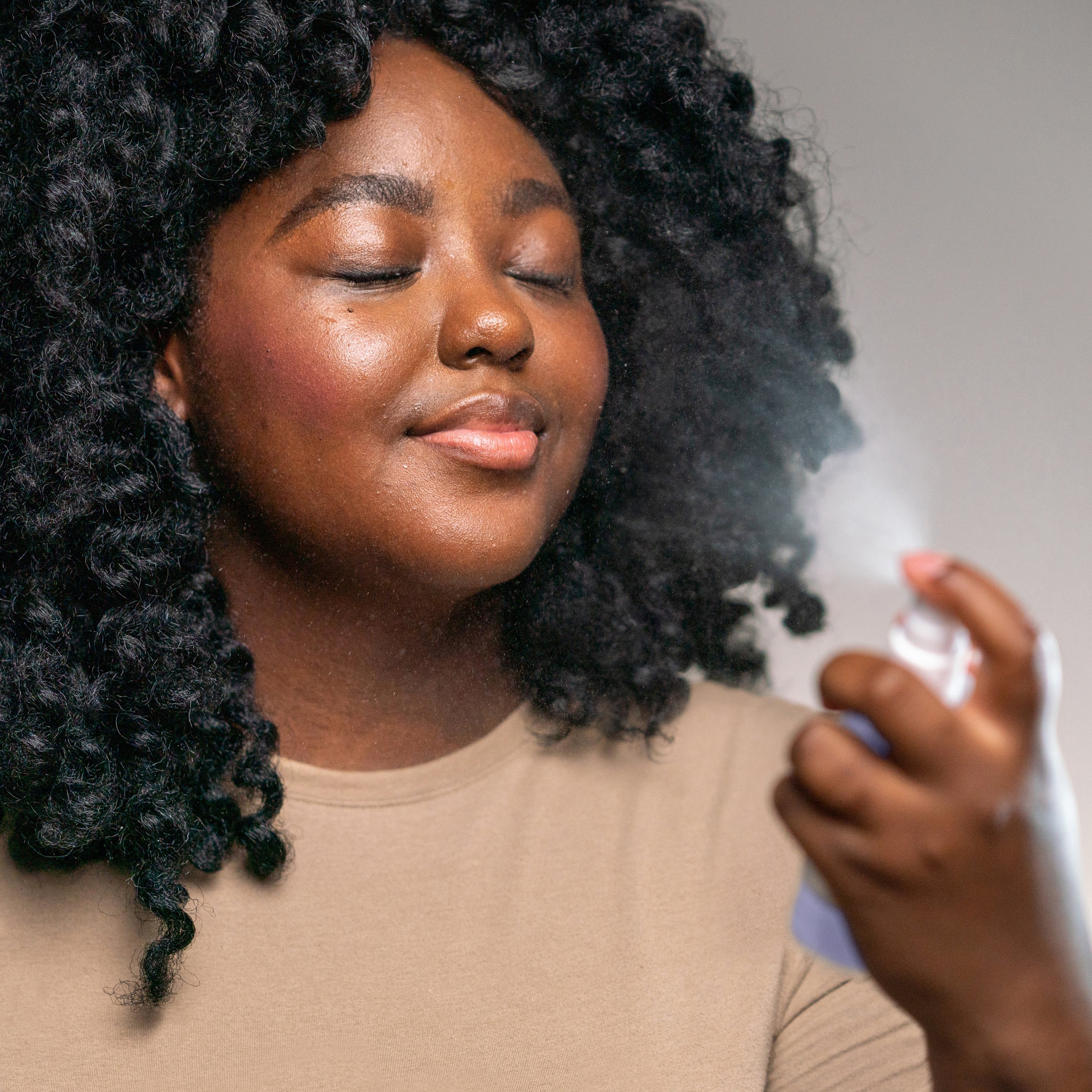 Facial arcpermet aloe verával, kamillával és levendulavirág-kivonattal